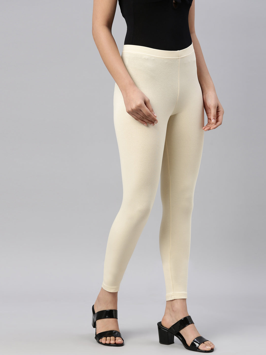Go Colors White Solid Ankle-Length Leggings -, 399