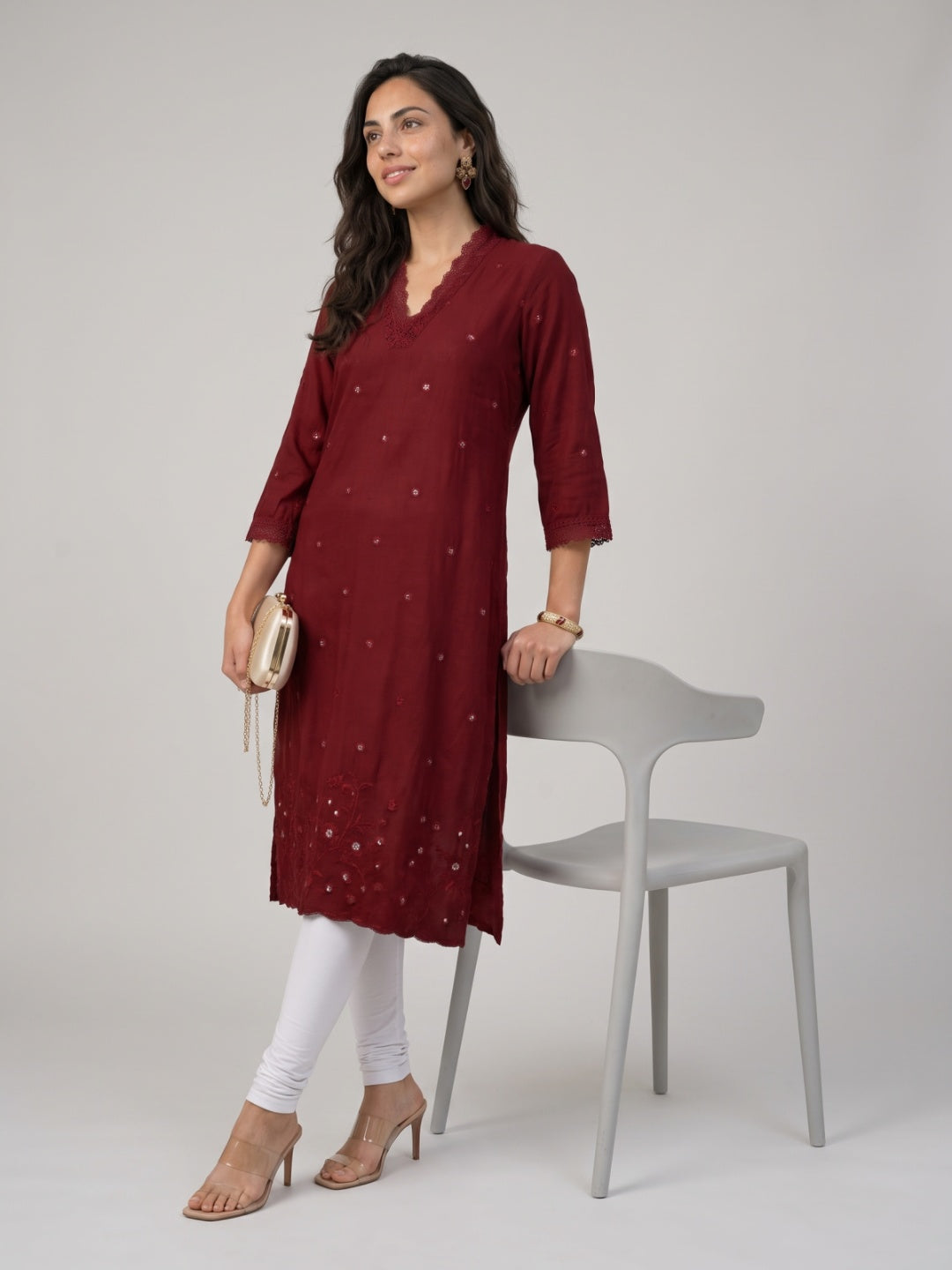 Scalloped V-Neck Embellished Kurta