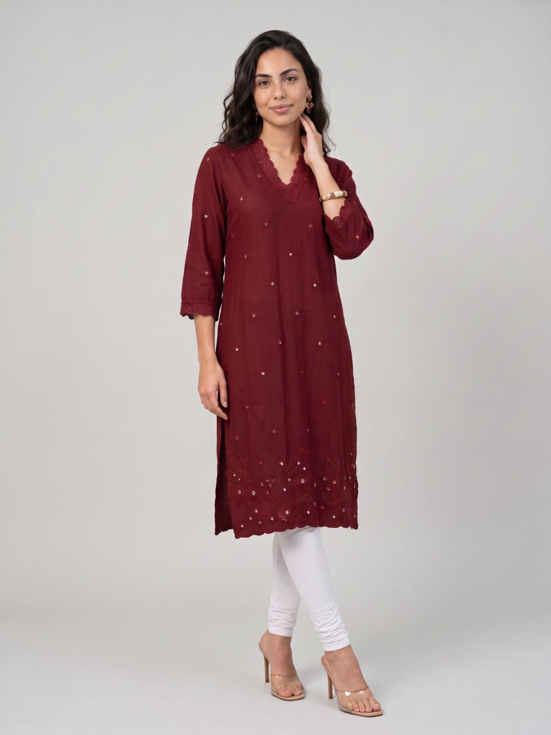Scalloped V-Neck Embellished Kurta