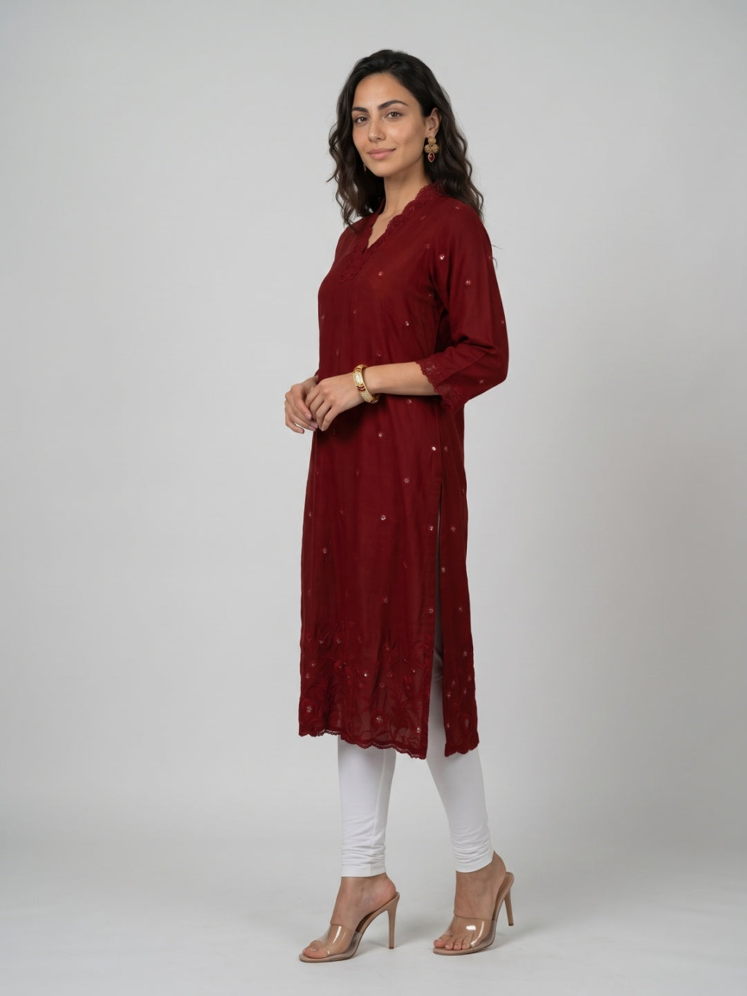 Scalloped V-Neck Embellished Kurta