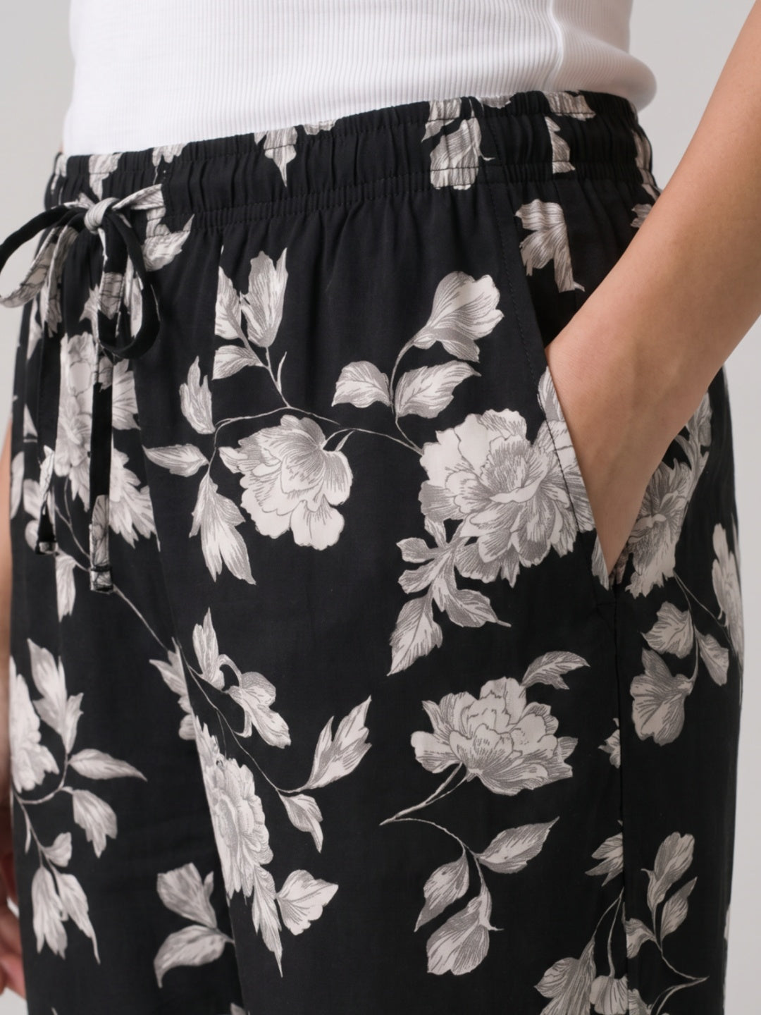 Black Woven Viscose Printed Lounge Pants