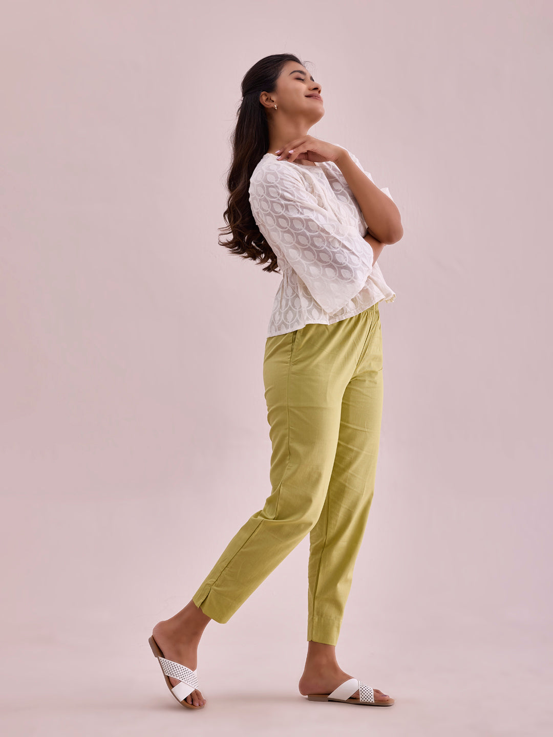 Light Pista Cotton Pencil Pant