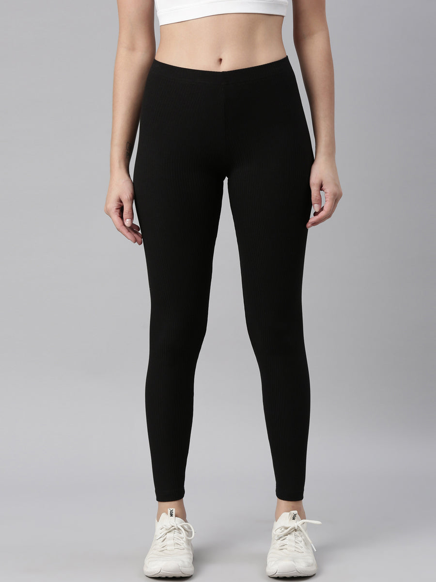 Women Solid Black Ribbed Leggings