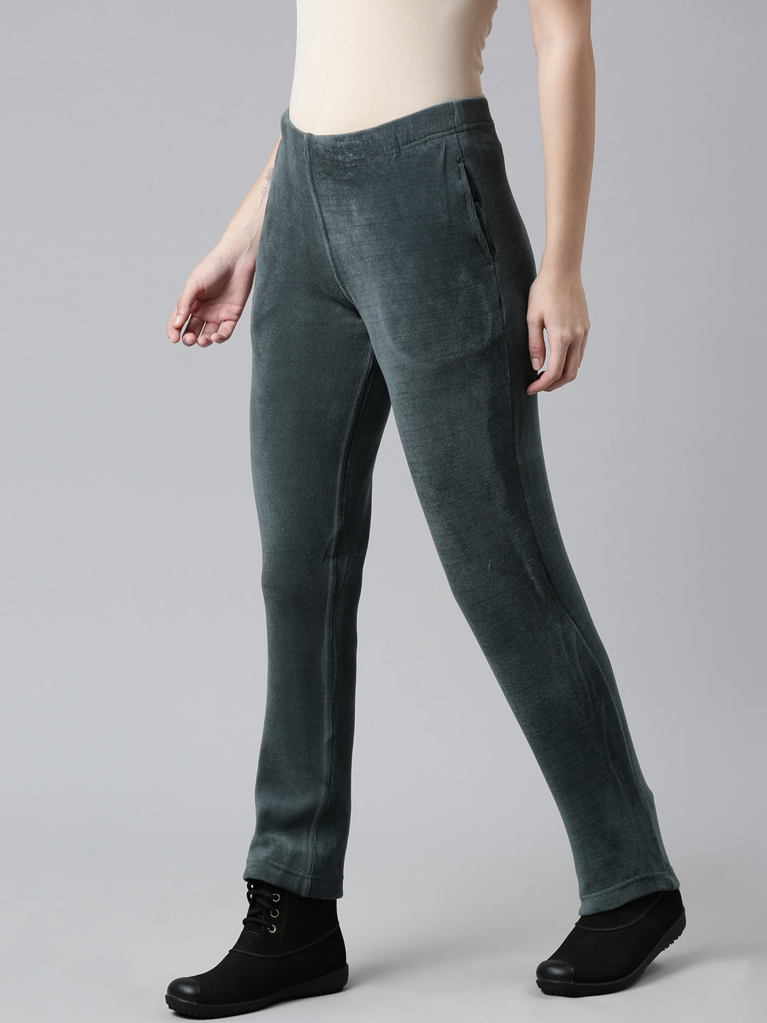Wide leg grey velvet trousers | Pyjamas and Loungewear | WomenSecret