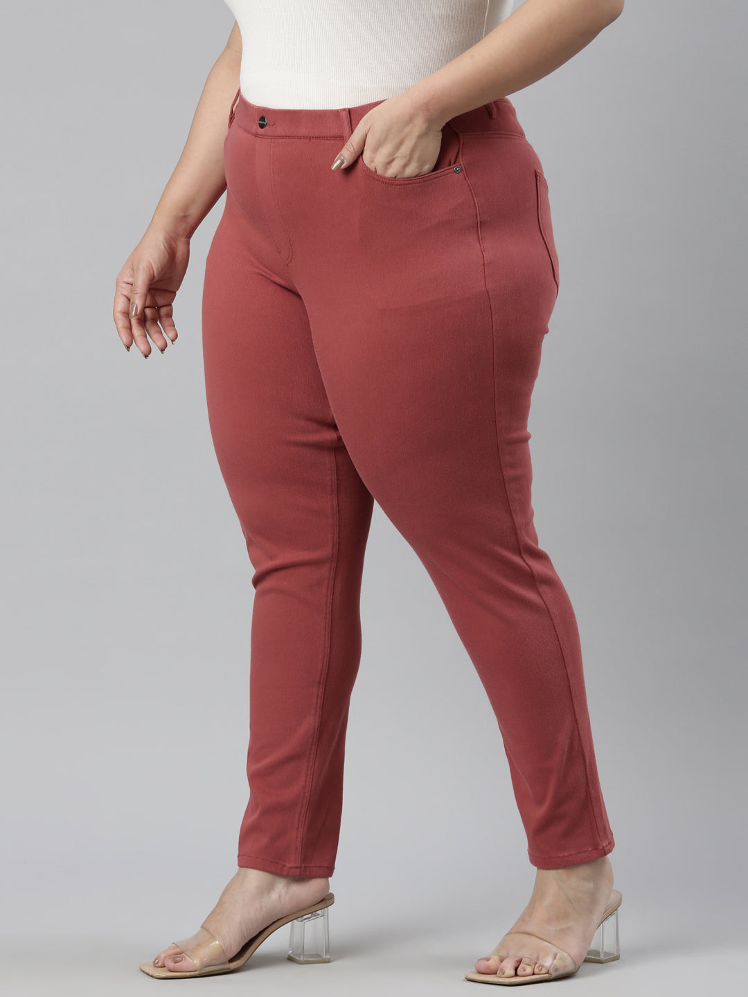 Women Solid Young Red Super Stretch Jeggings